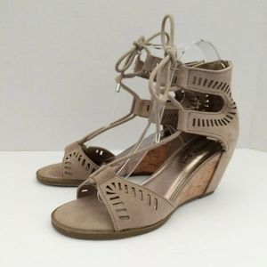 Madden Girl Rerunn Cutout Wedge Sandals Size 6.5M